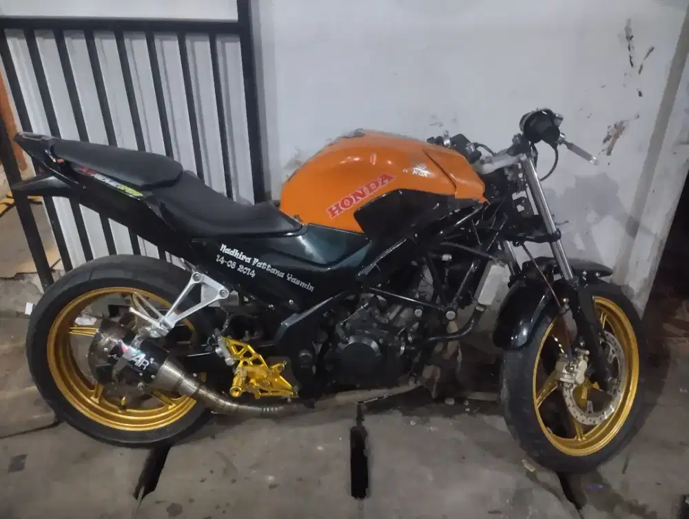 JUAL CBR 150R serius nego chat aja