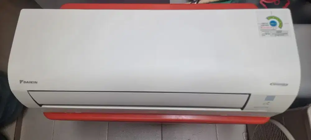 Daikin Inventer 2 pk Thiland lengkap remote