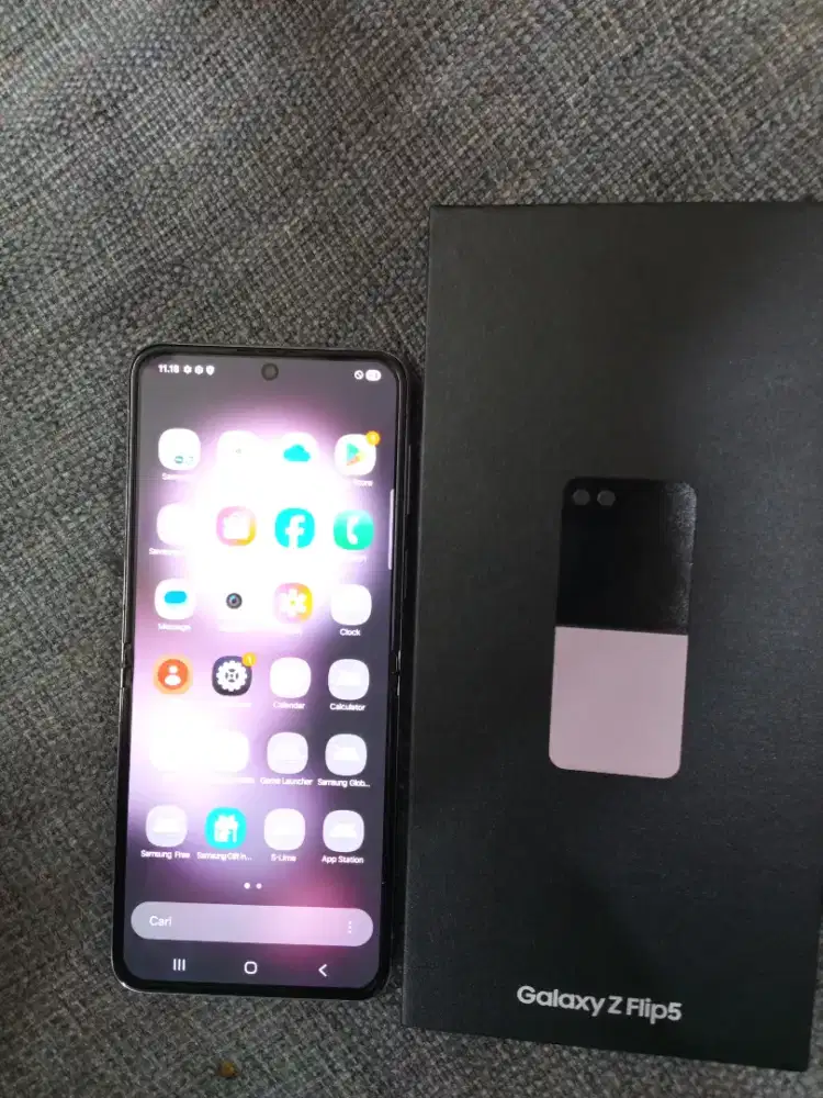 Samsung Zflip 5 ram 8/256 lengkap Mulus warna lavender