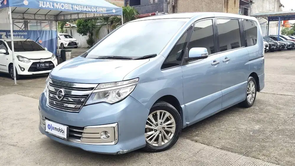 DP RENDAH - Nissan Serena 2.0 Highway Star Panoramic Bensin-AT 2015