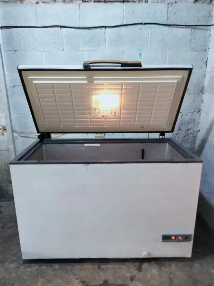 FREZER BOX 400LITER ( SANSIO )