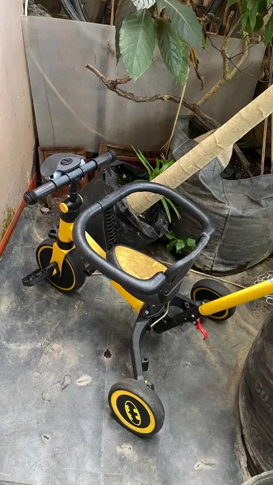 Sepeda anak roda tiga