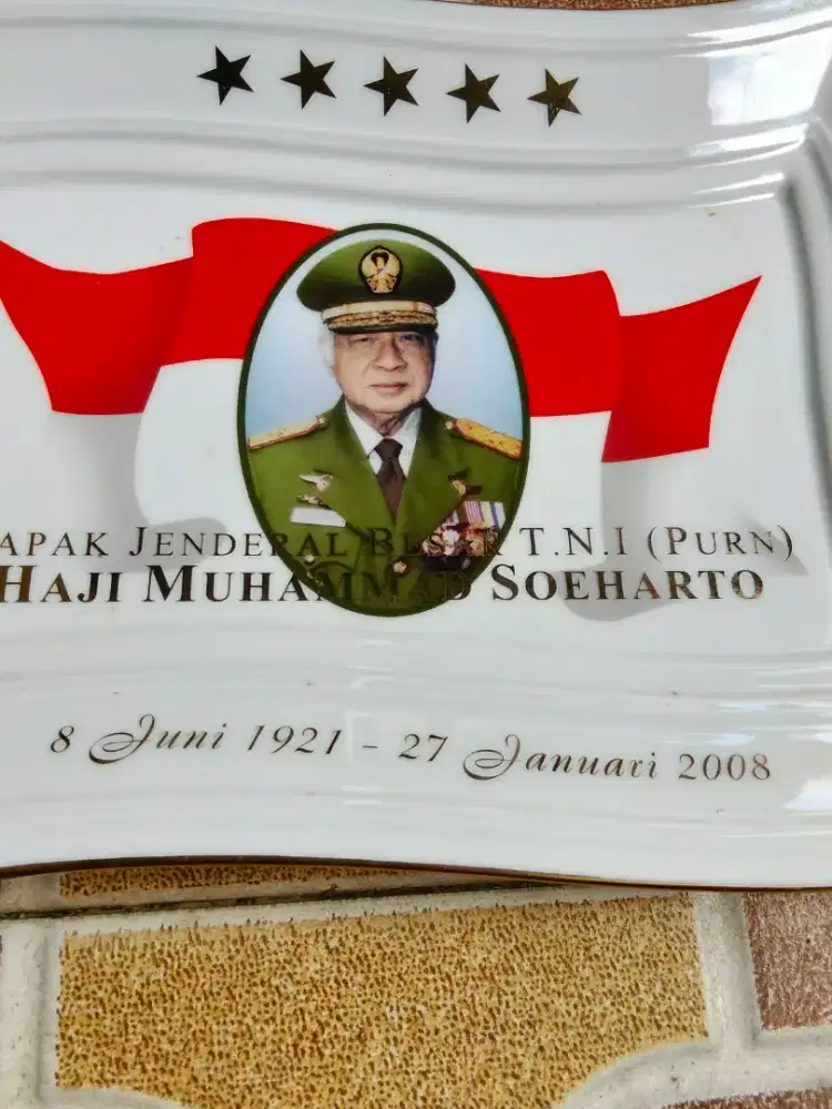 Sauvenir kenangan 40hari HM Soeharto