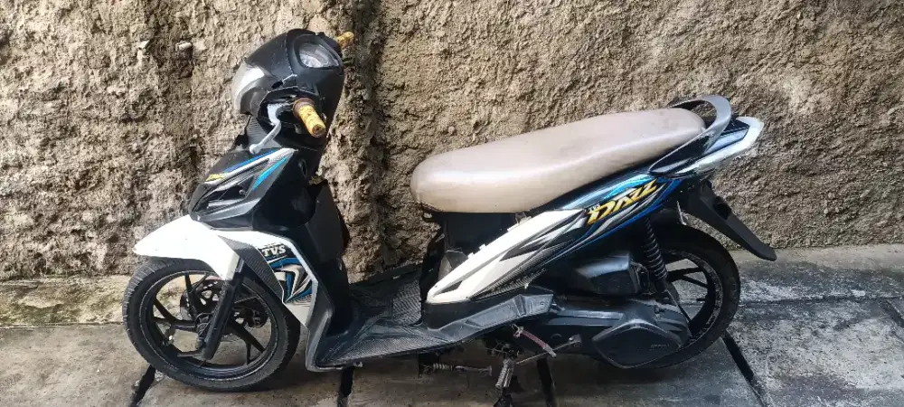 Di jual motor TVS dazz tahun 2014 surat lengkap pajak of mesin halus