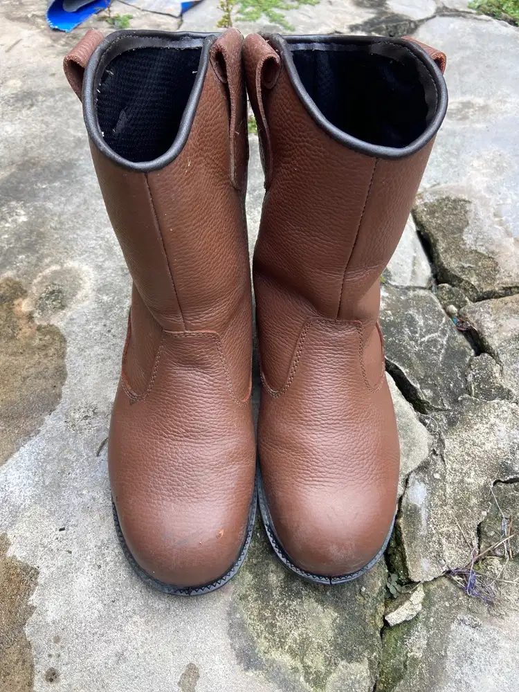 Sepatu Safety merk Cheetah 2288 C coklat/brown, Size 42