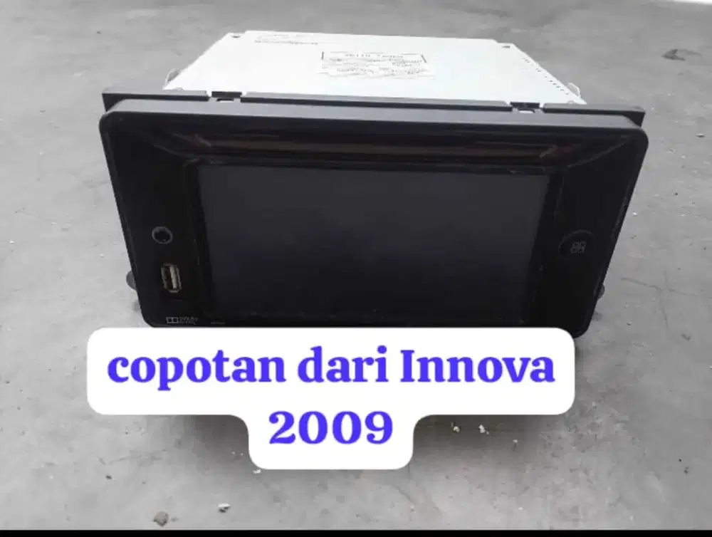 Head unit bawaan Innova Luxury 2009