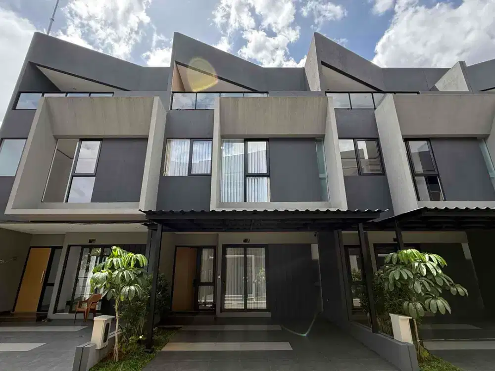 Hunian Elegan dengan Fasad Unik di Ciganjur dekat ke Tol Andara
