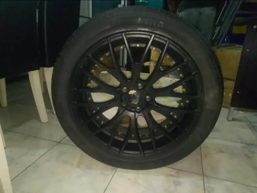 Velg bekas jarang pakai