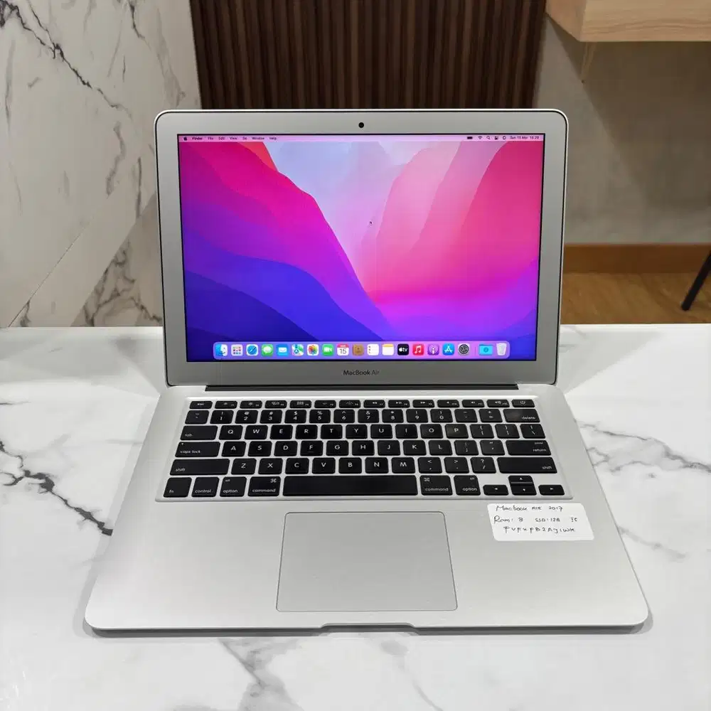 MacBook Air 13 2017 i5 8/128