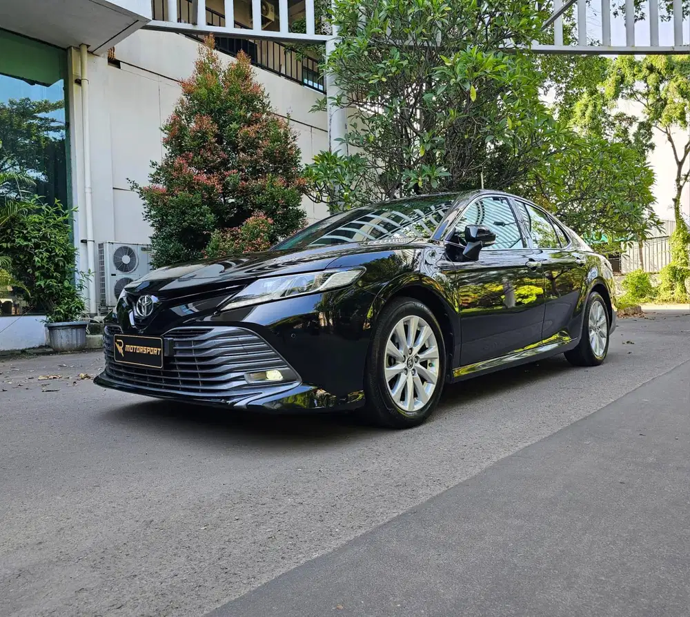 Toyota Camry V 2021 low km record