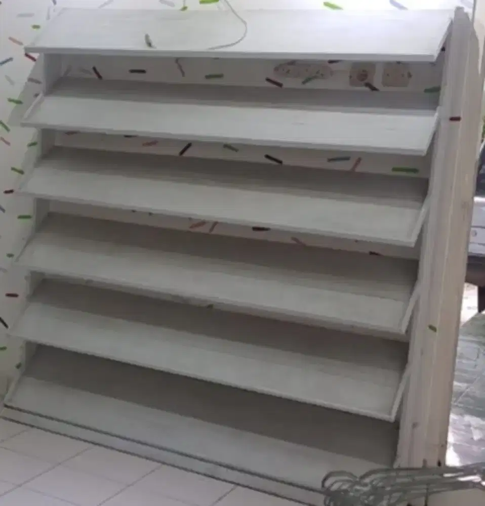 Rak display toko baju pindahan