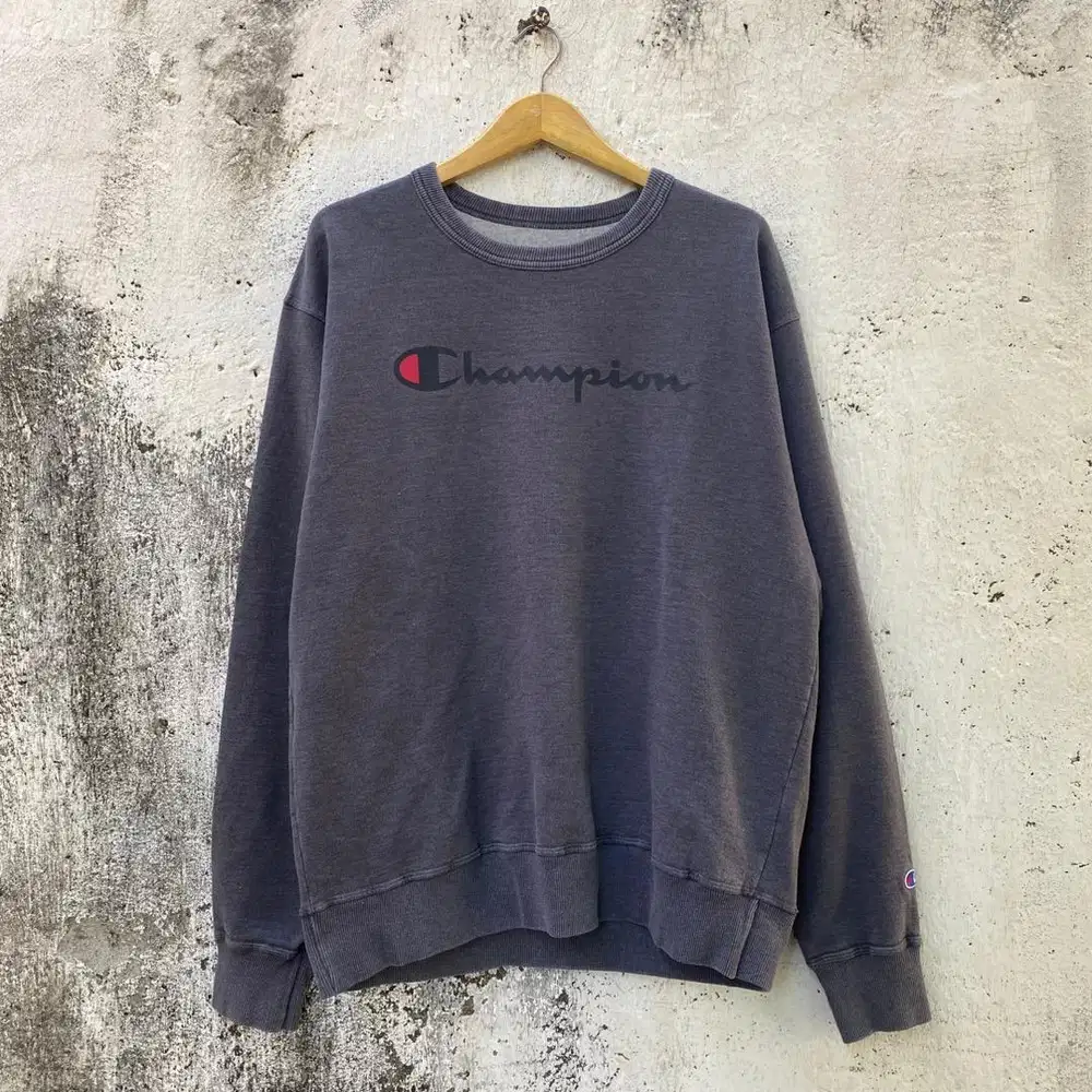 Crewneck Champion - Size L fit XL - Jaket Sweater Sweatshirts