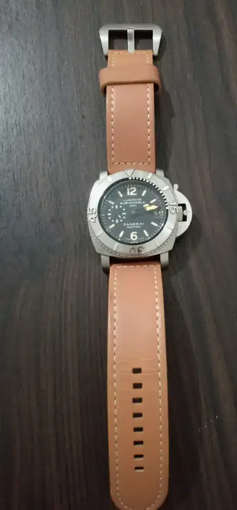 Jam tangan Panerai kulit