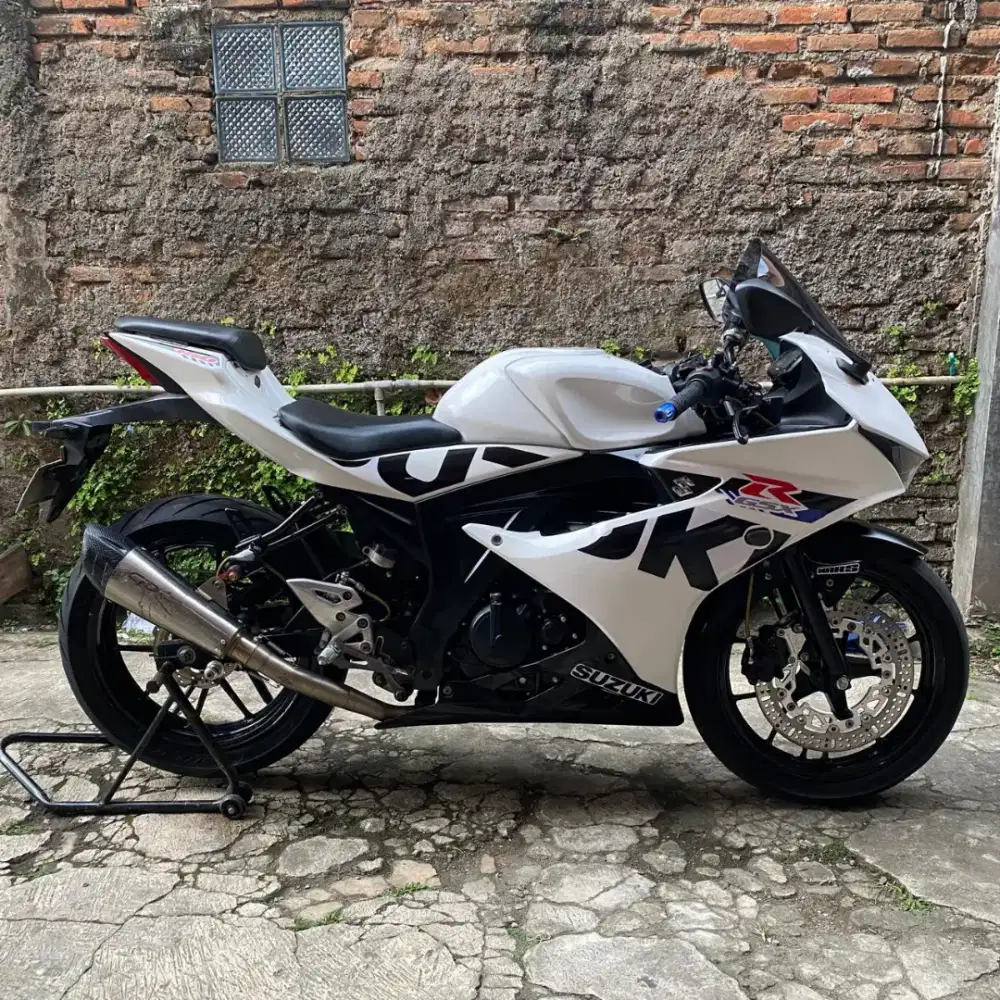 Suzuki gsx 150 tahun 2017