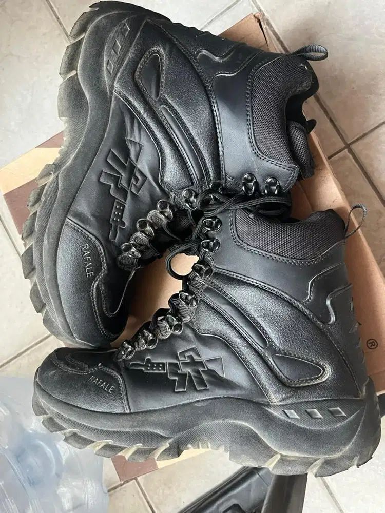 Sepatu Boots hitam, Size 41