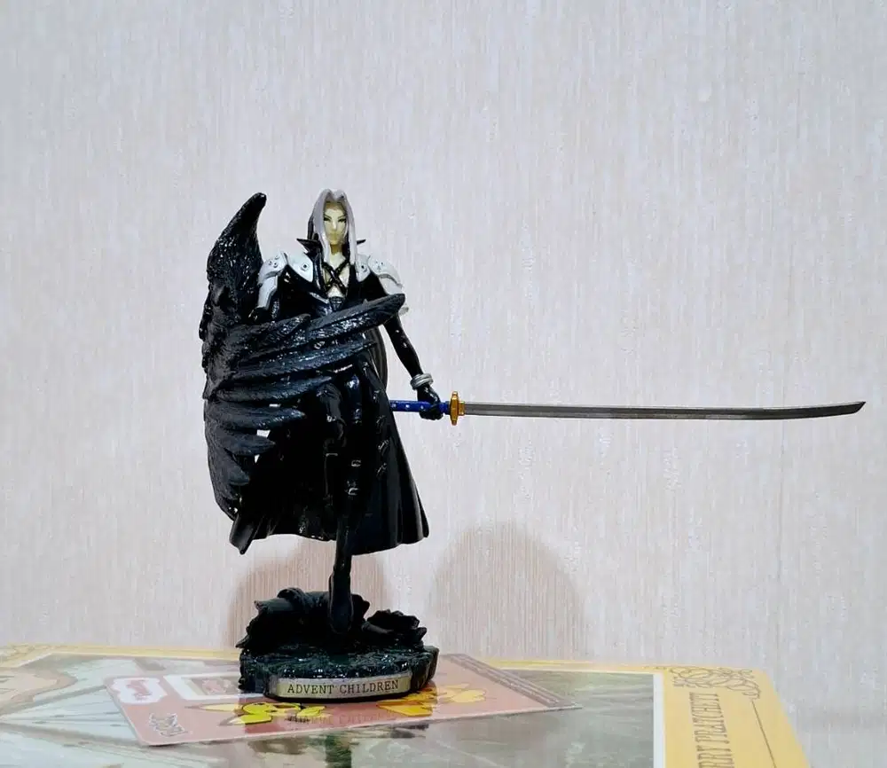Final fantasy 7 VII potion figure - Sephiroth
