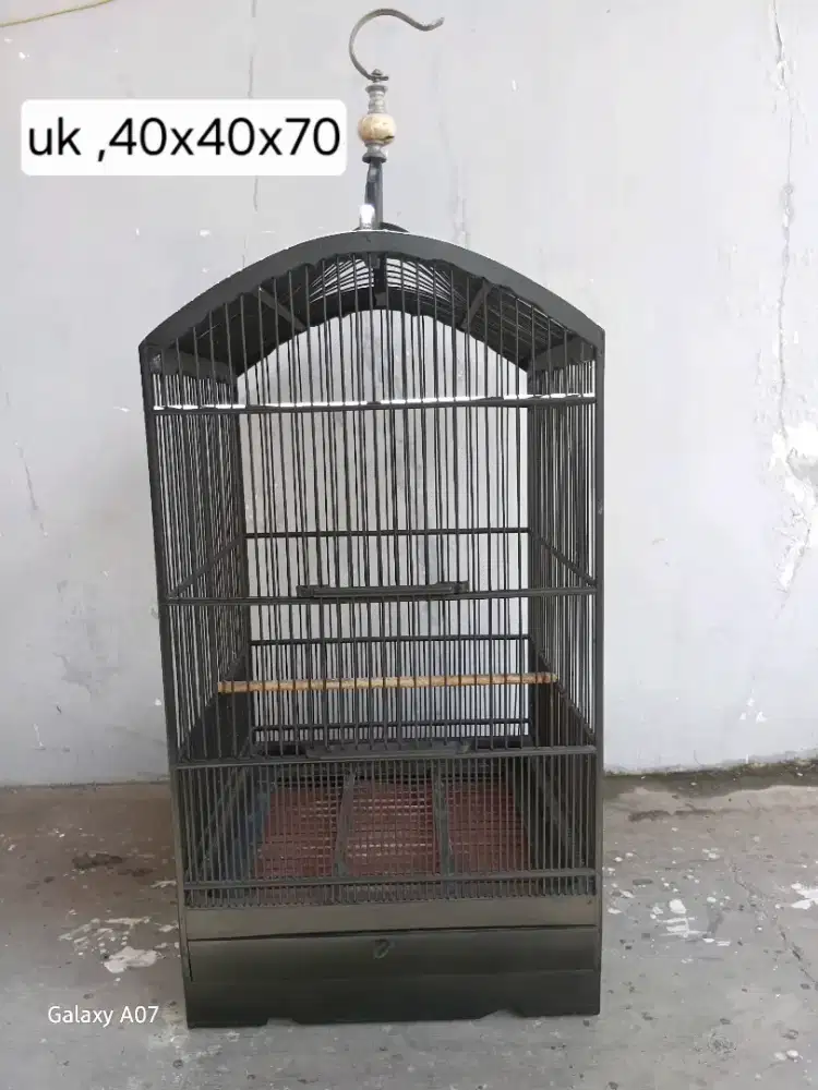 Sangkar burung siap pakai