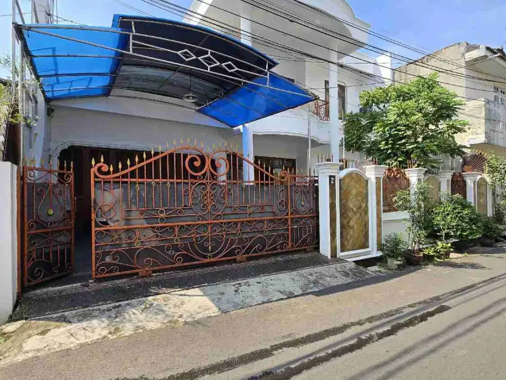 dijual Rumah second Terawat di pondok bambu jakarta timur