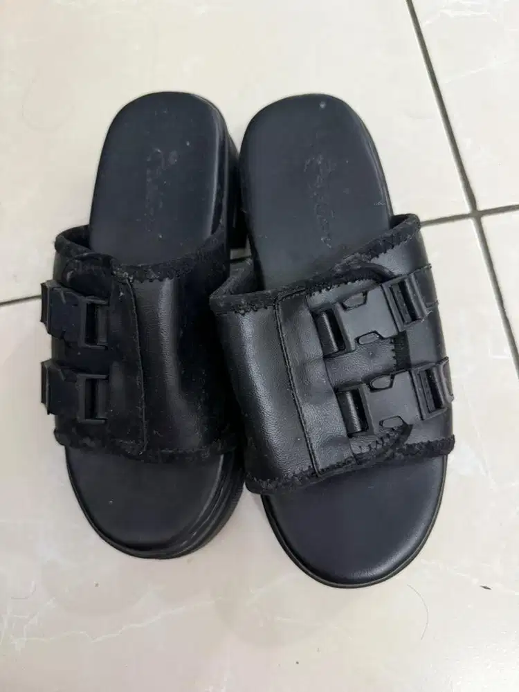 BLACK SANDALS 5cm