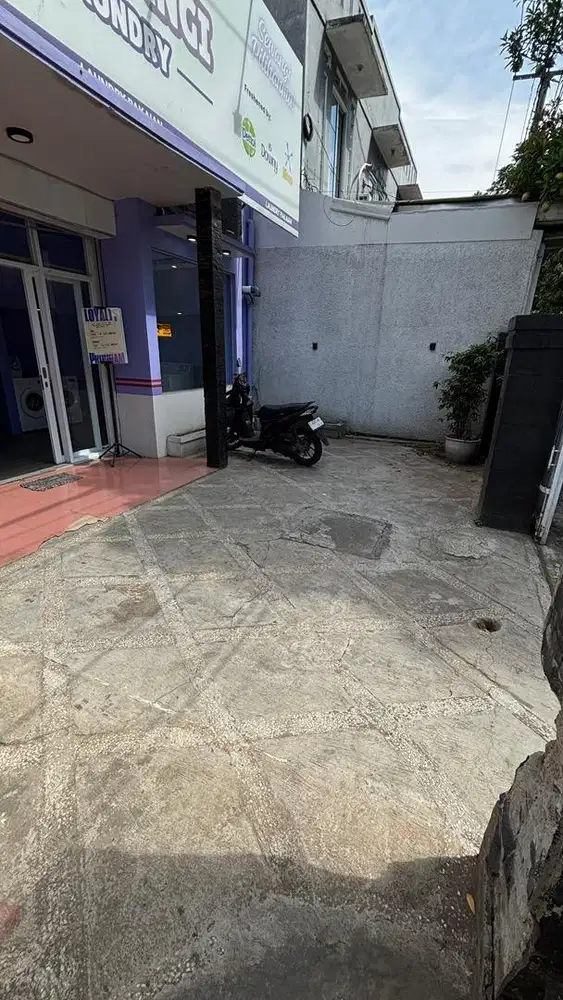 Disewakan 3 Ruang Usaha Per bulan