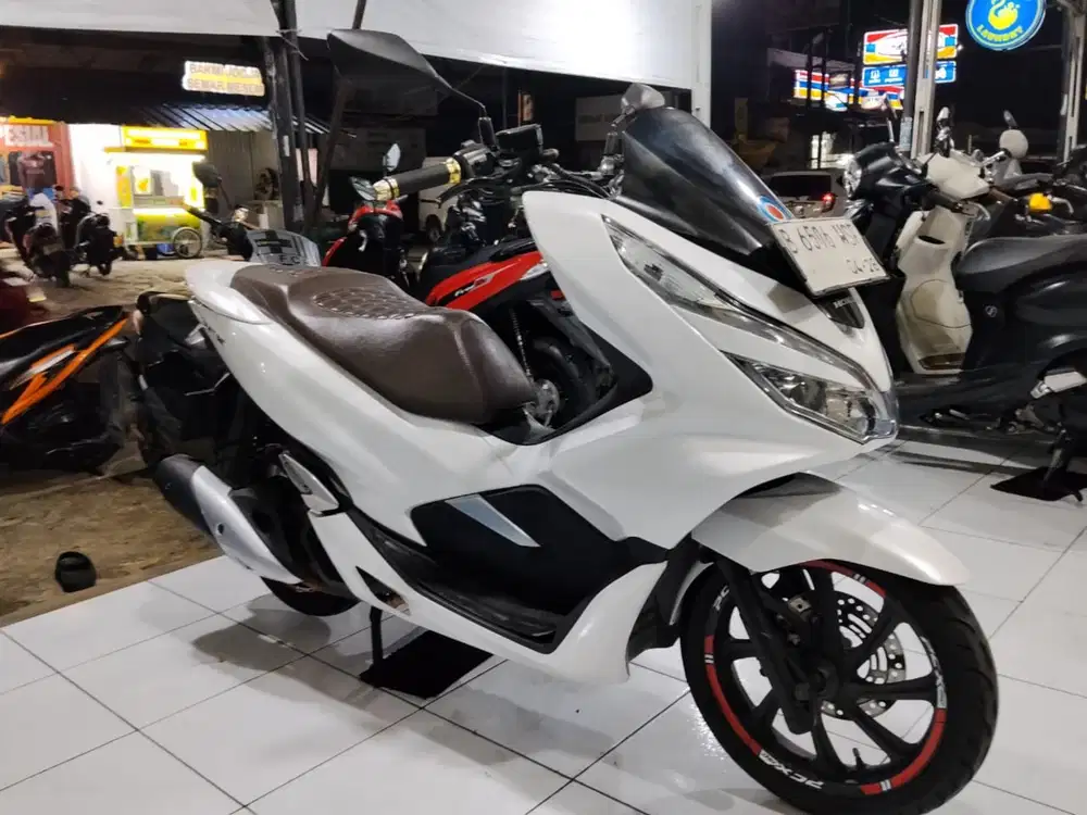 Dijual Honda pcx 150cc 2018 super mulus gres