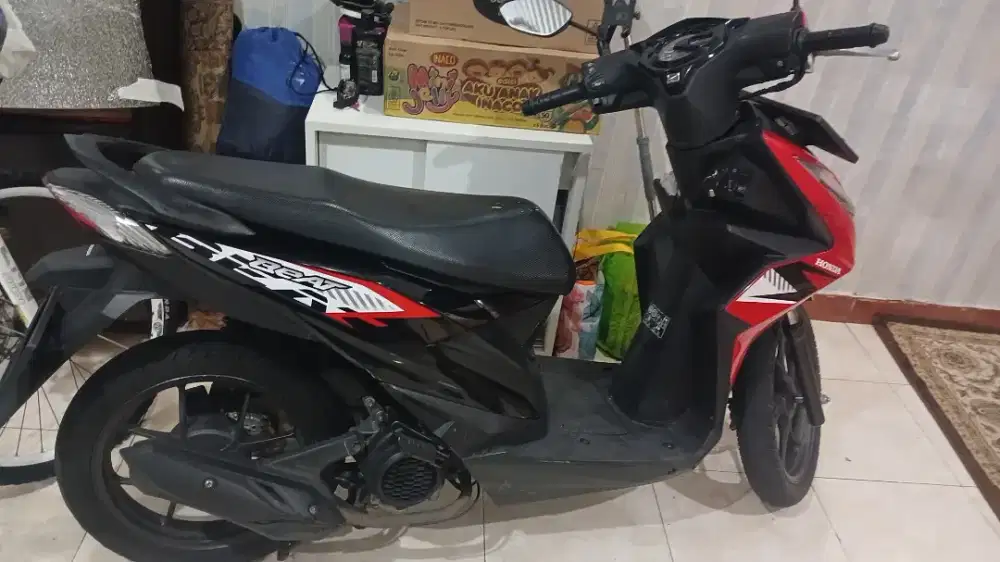 Honda Beat tahun 2002 3 warna merah Gress seperti baru