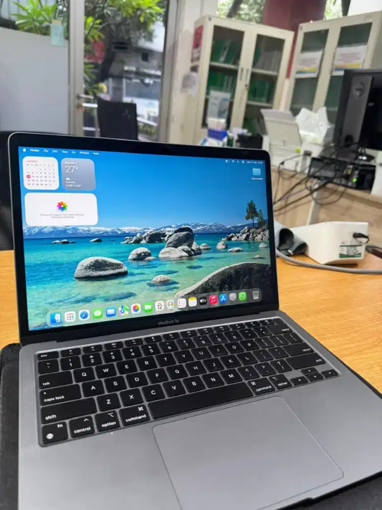 MacBook air m1 8/256 Space gray