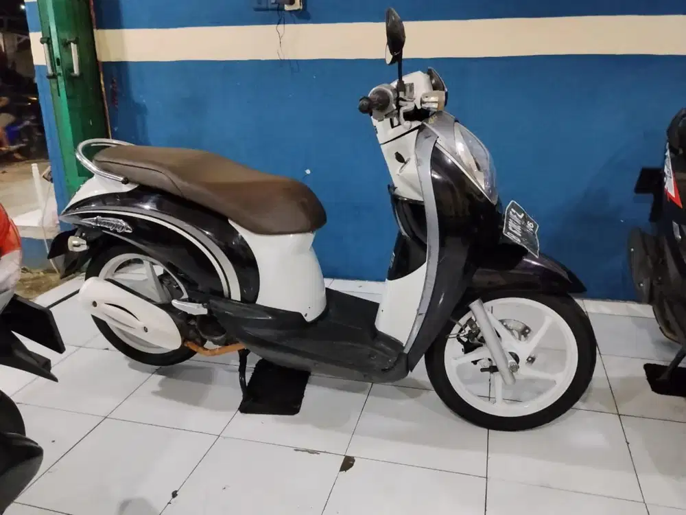 #honda scoopy karbu 2011siap pakai