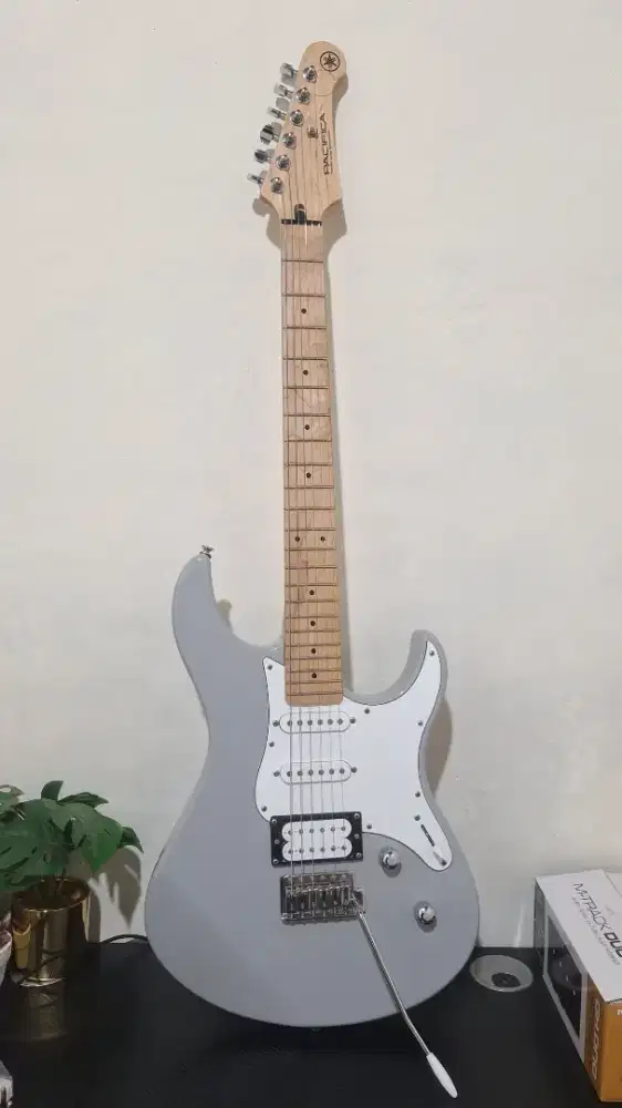 YAMAHA PACIFICA 112VM GRAY MULUS NOMINUS