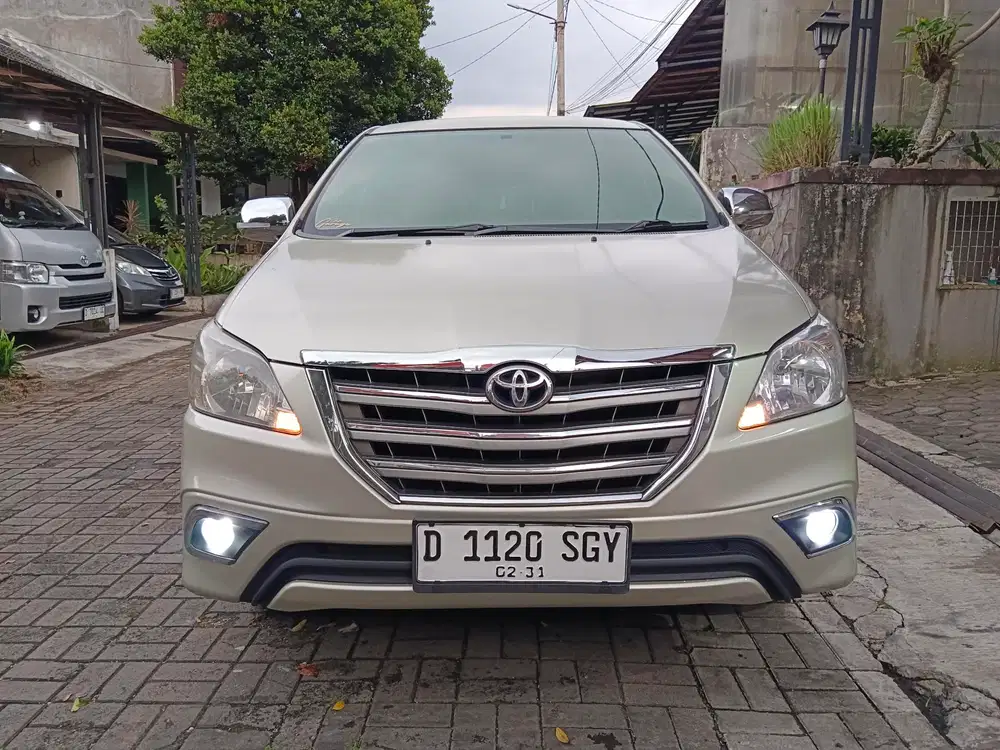 Innova V diesel matic 2005