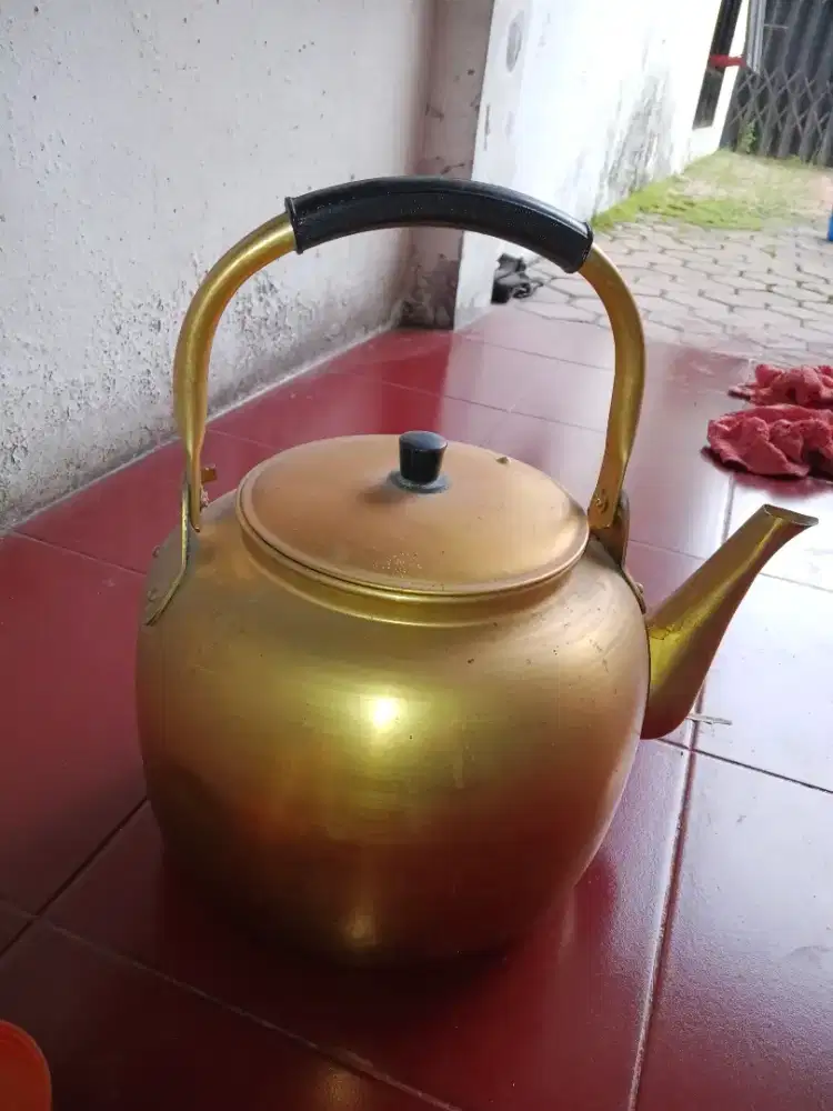 Teko Masak Air Emas 1 Liter