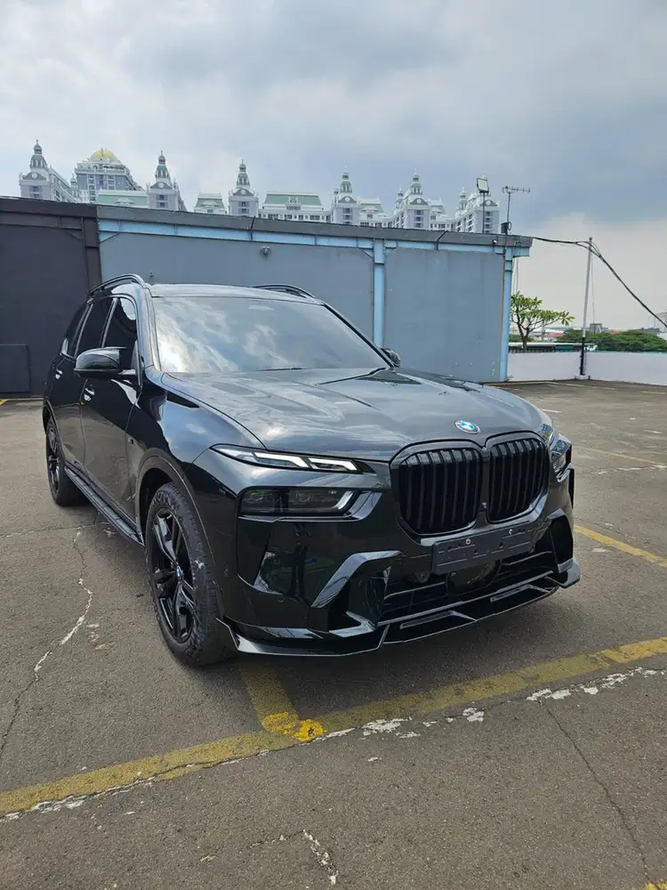 BMW X7 xDrive40i M Sport 2024 – BLACK ON COGNAC BROWN