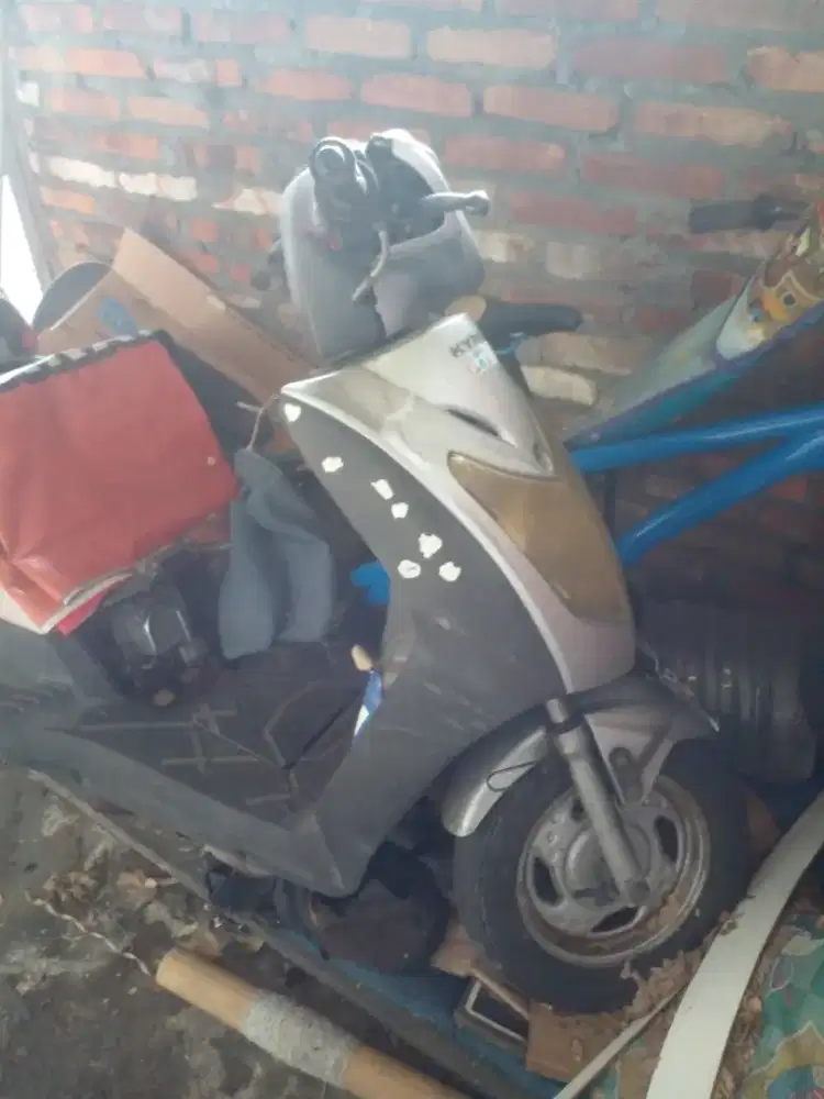 DiJual BU motor langka Kimco matic Free ex 100cc th 2005 plat lokal