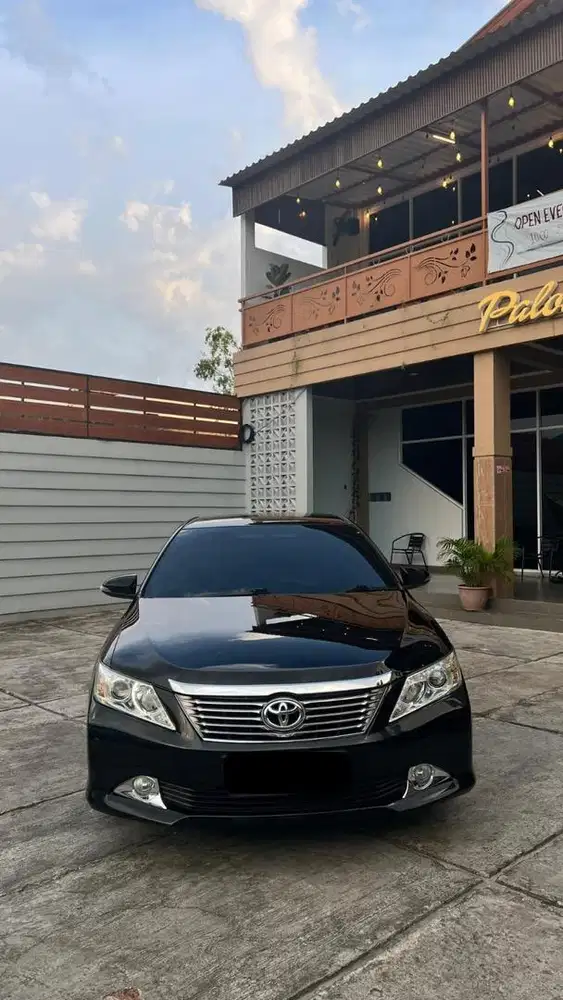 Toyota Camry 2.5 G 2014