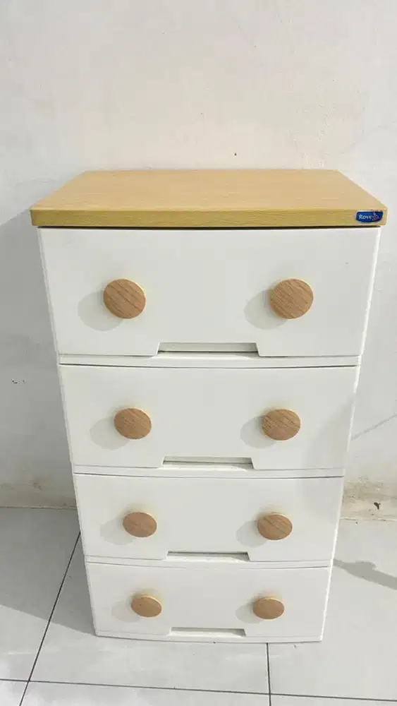 lemari plastik Rovega 4 susun mulus