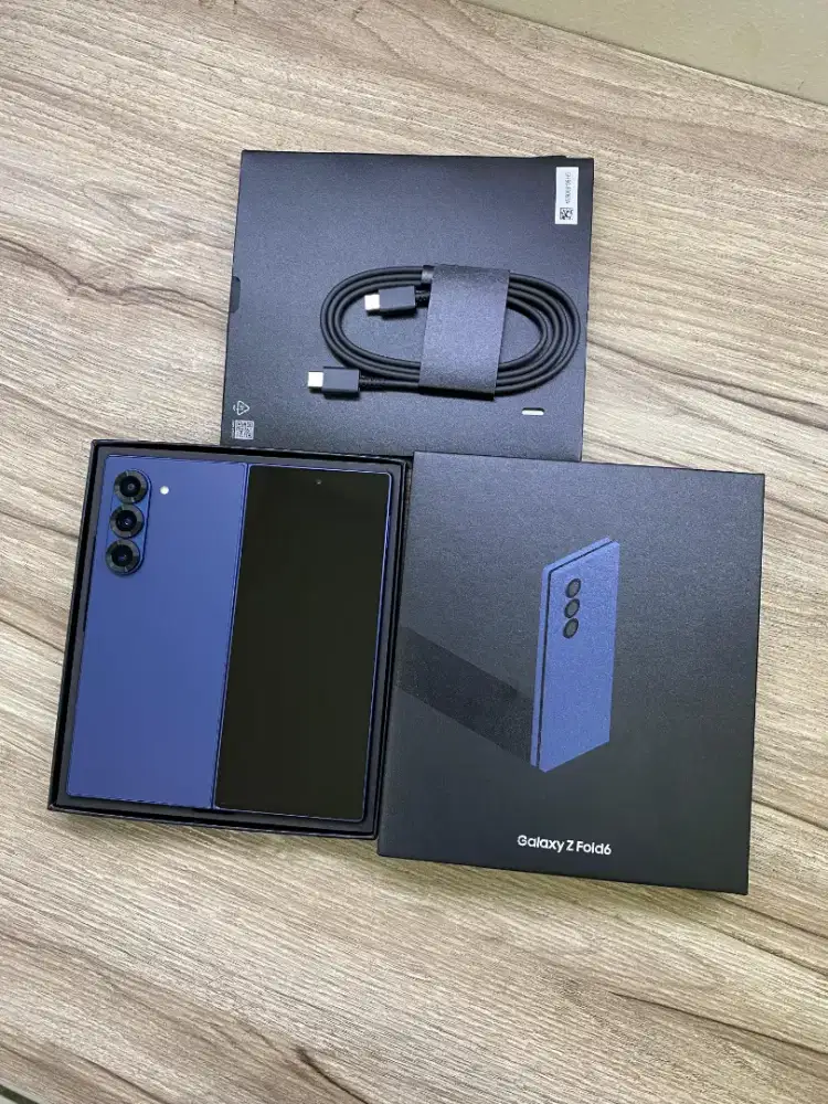 Samsung Z Fold 6 12/256GB resmi sein