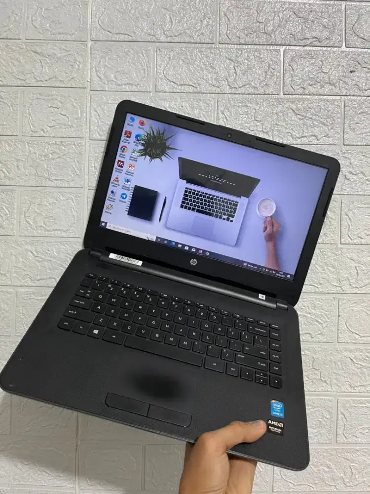 JUAL LAPTOP HP 240 G4 INTEL CORE I5 VGA AMD RADEON RAM 8/1TB