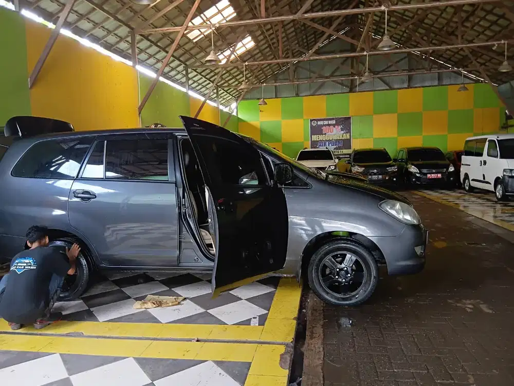 Toyota Kijang Innova 2006 Bensin