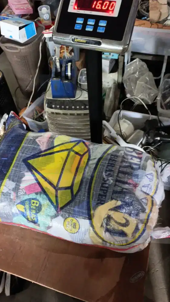 Baju bekas thrift & preloved karungan hasil dalam negeri