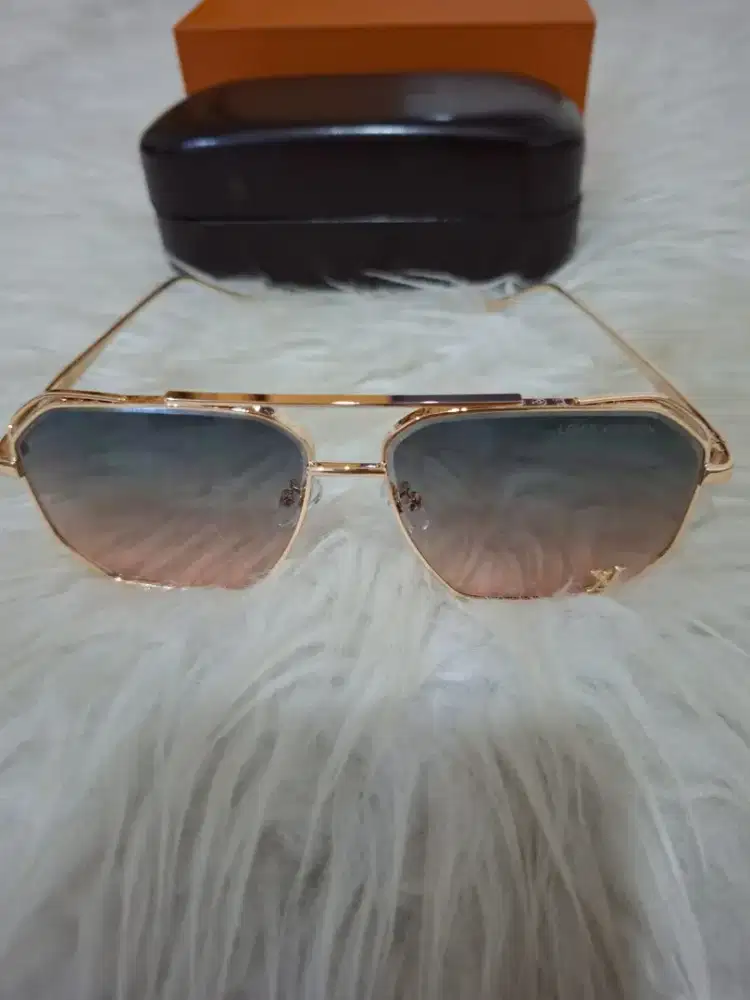 Luxury LOUIS VUITTON sunglasses sangat mewah dan keren banget
