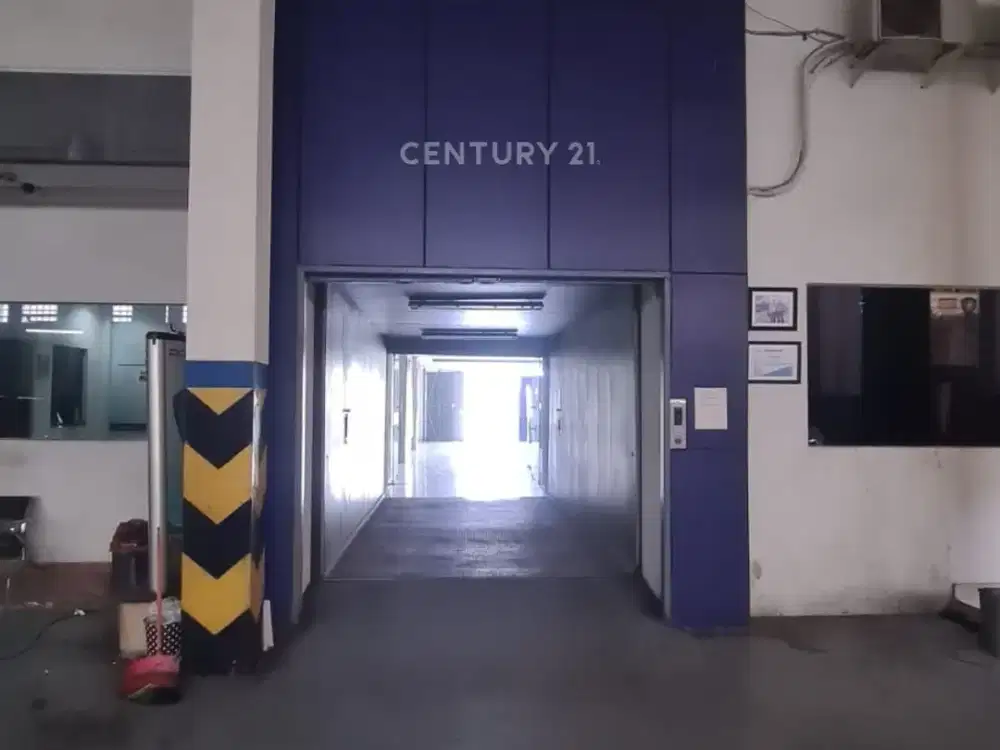 Dijual Gedung Show Room InClude Bengkel Di Depok