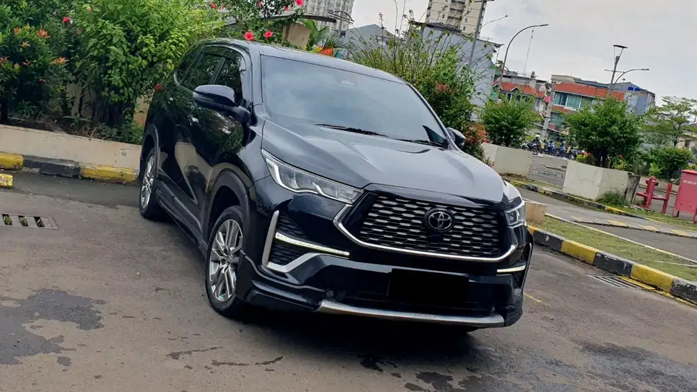 Toyota kijang Innova Zenix 2.0 Q Hybrid Modelista TSS 2024