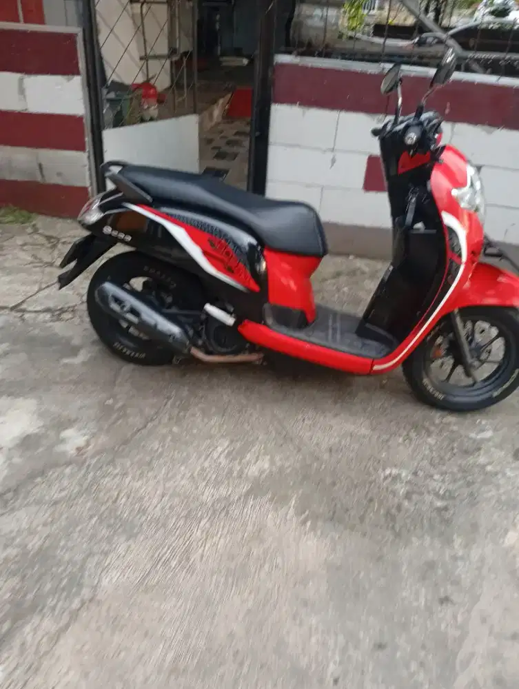 Scoopy 2020 hitam merah