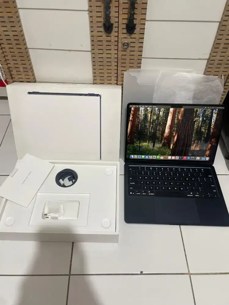 Macbook Air M4 15 inch 16/512 iBox Like New