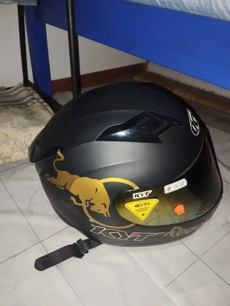 Helm KYT R10 SIZE M