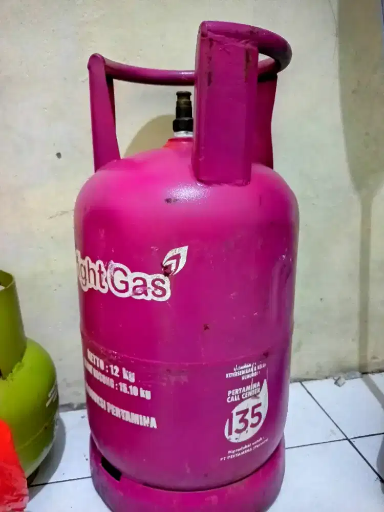 Jual butuh tabung kosong harga 250/ bisa nego ada 4 tabung