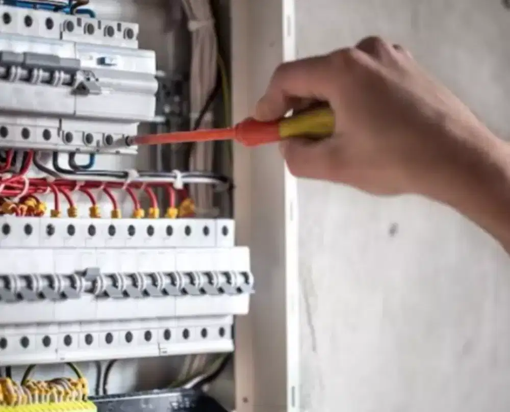 tukang listrik panggilan