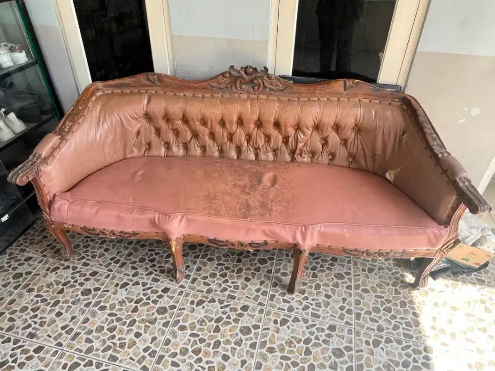 Sofa kayu warisan Nenek