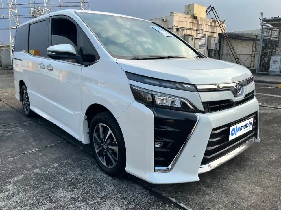 DP RENDAH - Toyota Voxy 2.0 Bensin-AT 2020 SJFA