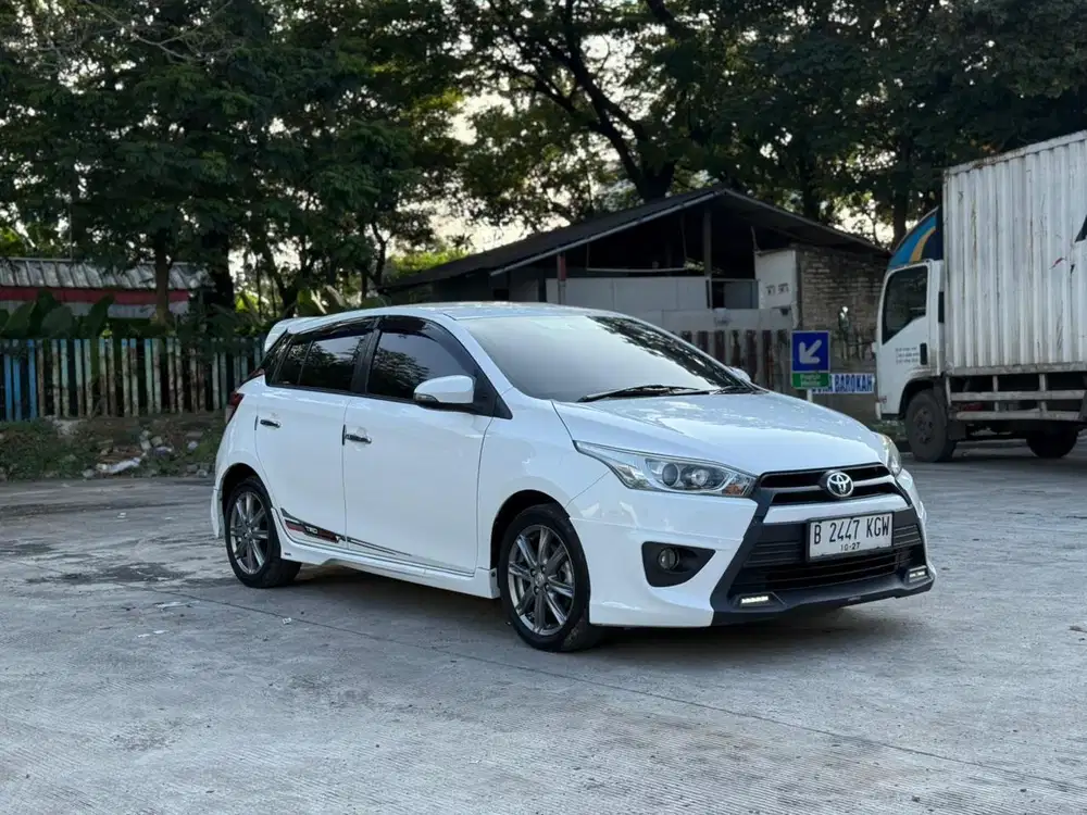 ISTIMEWA Yaris S TRD 2015 MT